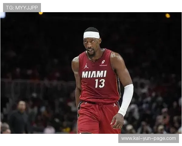 热火阿德巴约韦尔内线搭档 阵地战肉搏定节奏